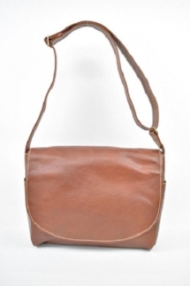 【minca】栃木レザーのショルダーバッグ01M 斜め掛け A4サイズ ソフトな手触り/Shoulder bag 01/M/チョコ　538【かばん ファッション 人気 おすすめ 】
